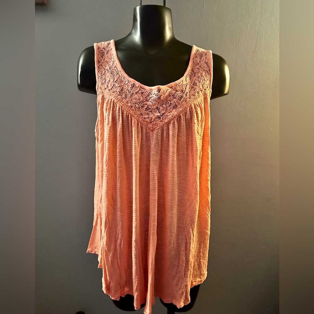 CABLE & GAUGE SLEEVELESS TOP SIZE LARGE